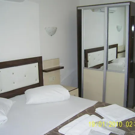 Efeler Otel ホテル *