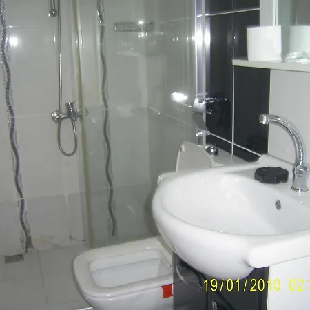 ホテル Efeler Otel