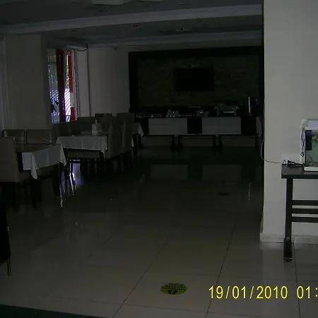 ホテル Efeler Otel *