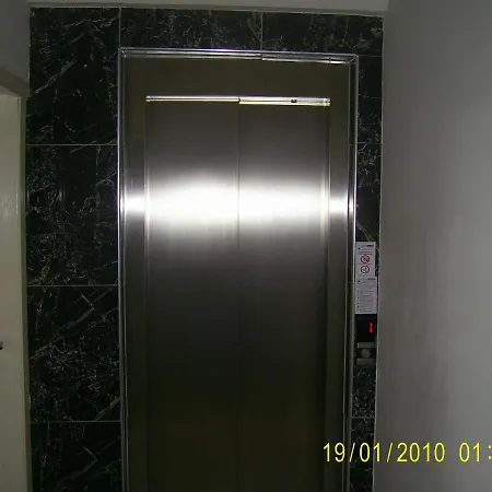 ホテル Efeler Otel